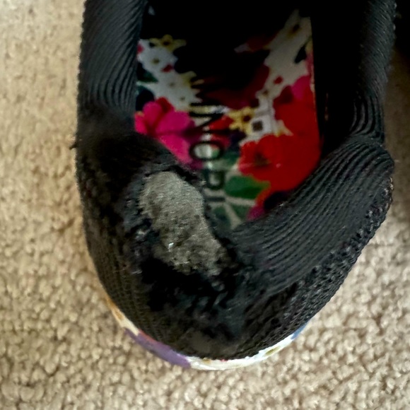 NOBULL Women’s Floral Trainer - Picture 9 of 10